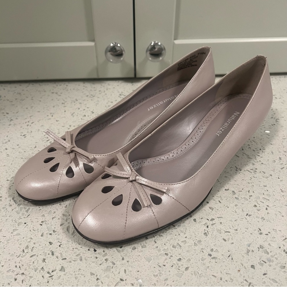 Naturalizer Women’s Pink Leather Ballet Flats